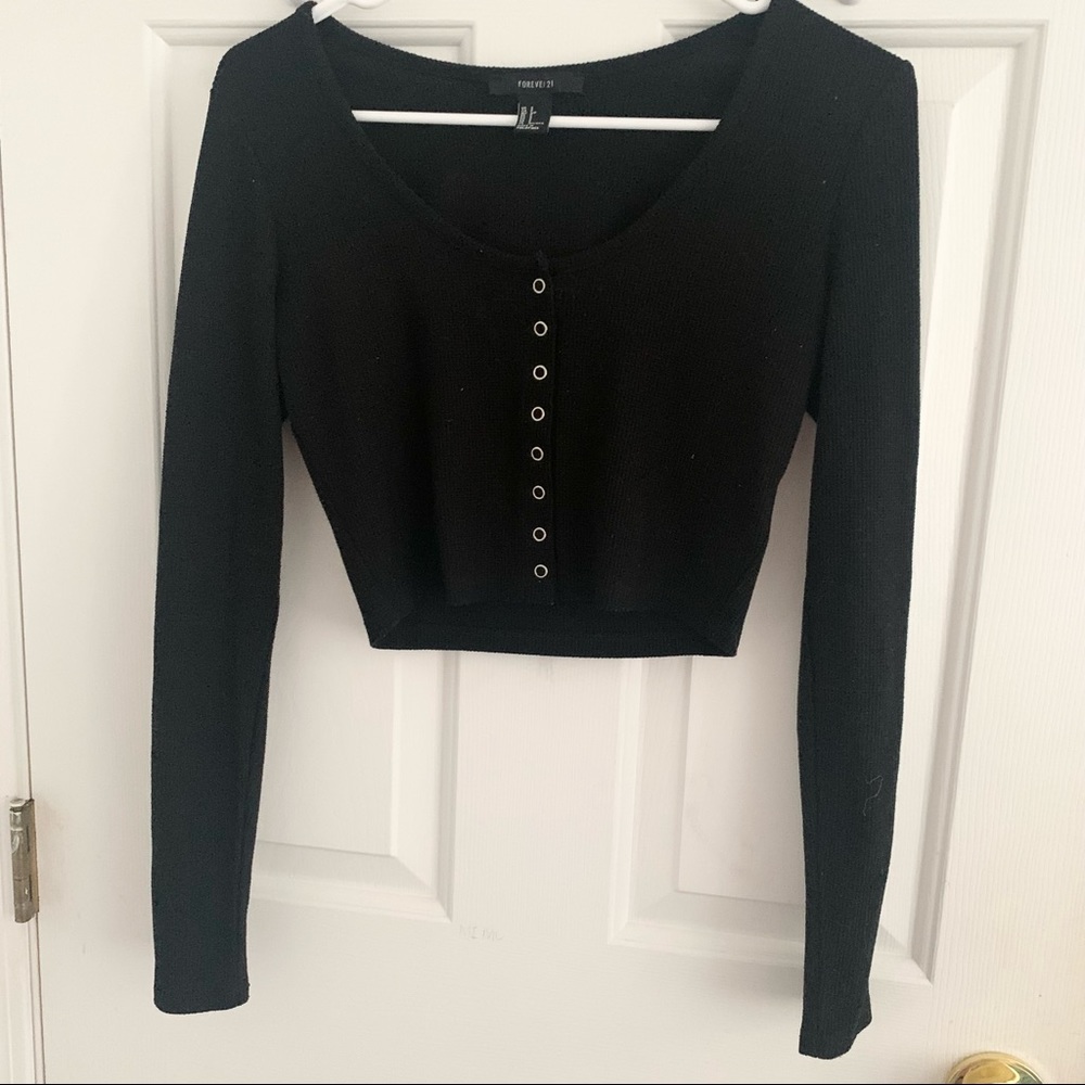 Black long sleeve crop top